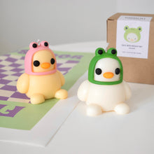 Load image into Gallery viewer, Duck with Froggy Hat