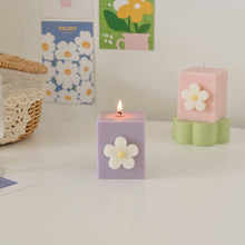 Load image into Gallery viewer, Cute pastel Daisy flower candles