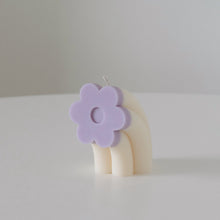 Load image into Gallery viewer, Lilac flower candle
