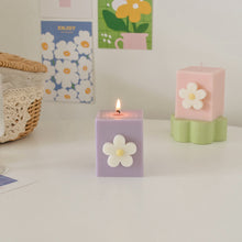 Load image into Gallery viewer, Cute pastel Daisy flower candles 
